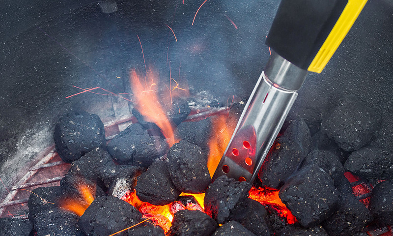 Rende ogni barbecue a carbonella pronto per la grigliata, in brevissimo tempo